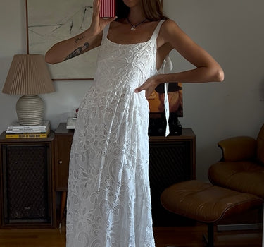 SAYLOR Lace Appliqué Maryl Dress